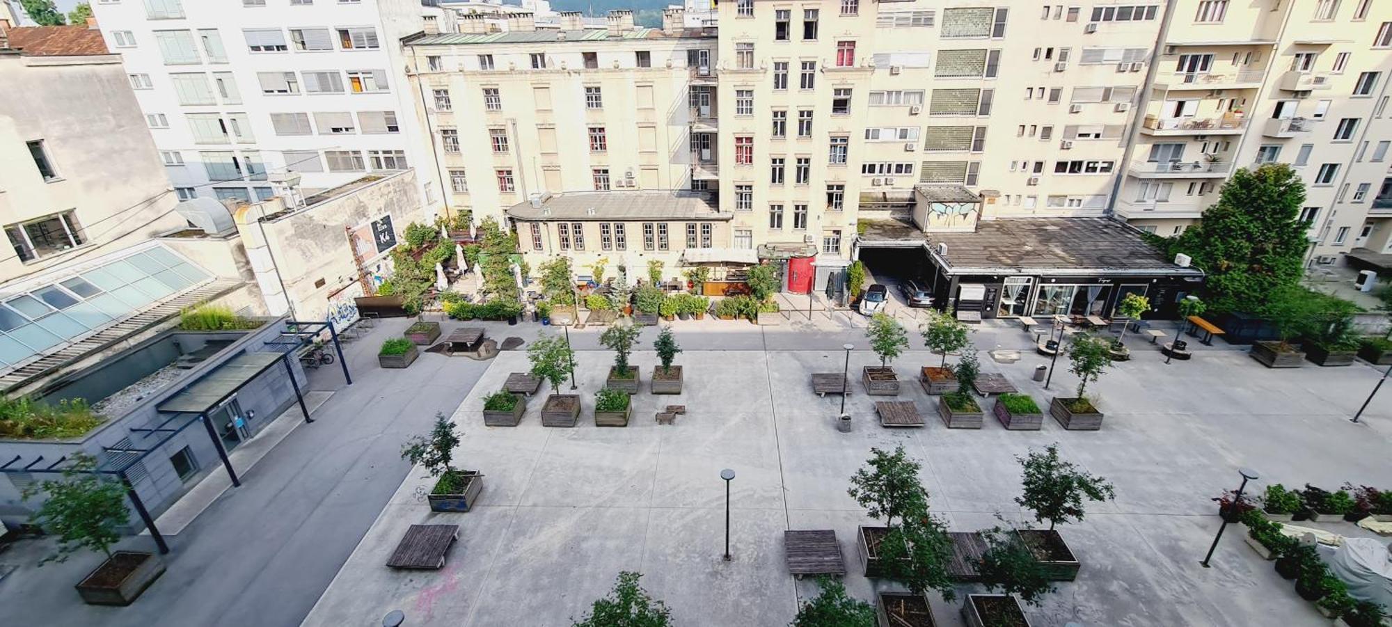 Little Plaza Duplex Appartement Ljubljana Buitenkant foto